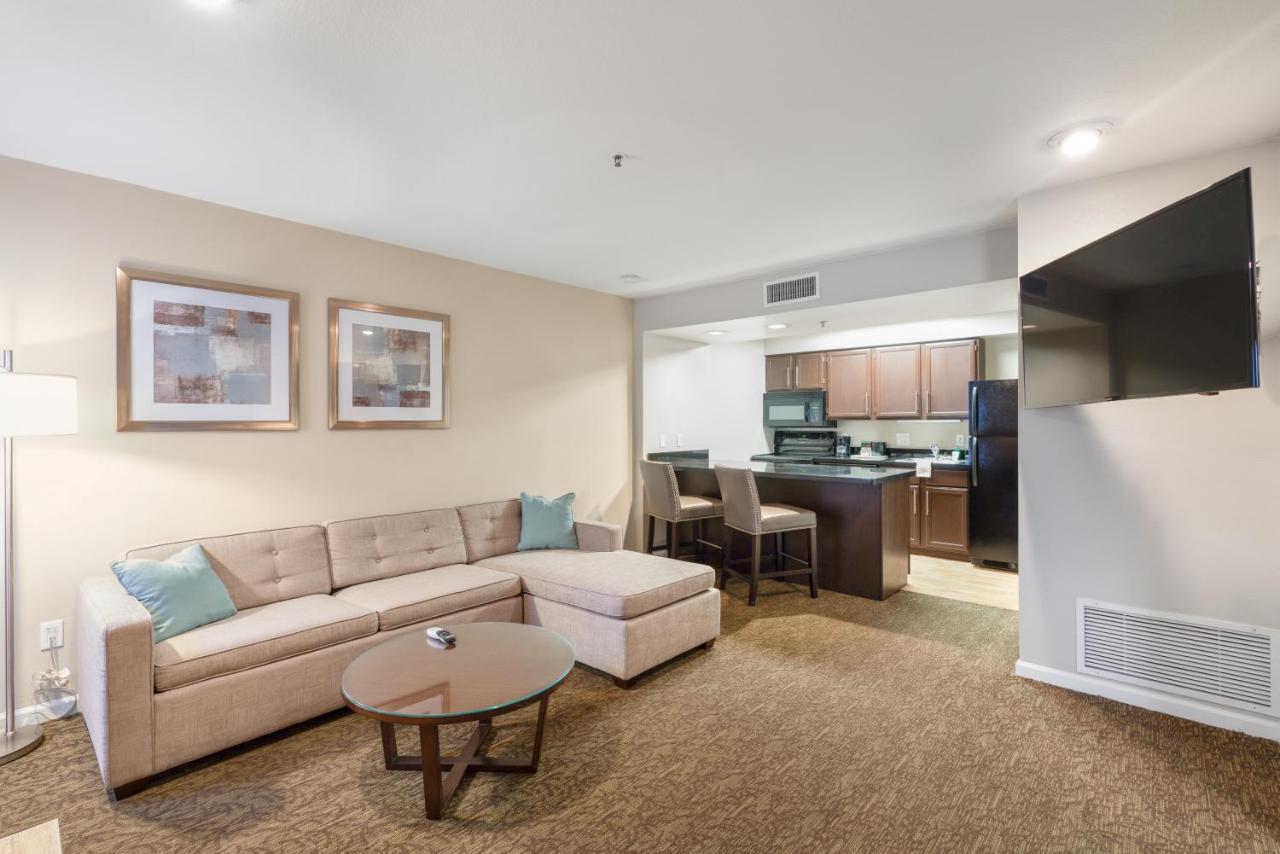 Chase Suites Brea-Fullerton - North Orange County Eksteriør billede