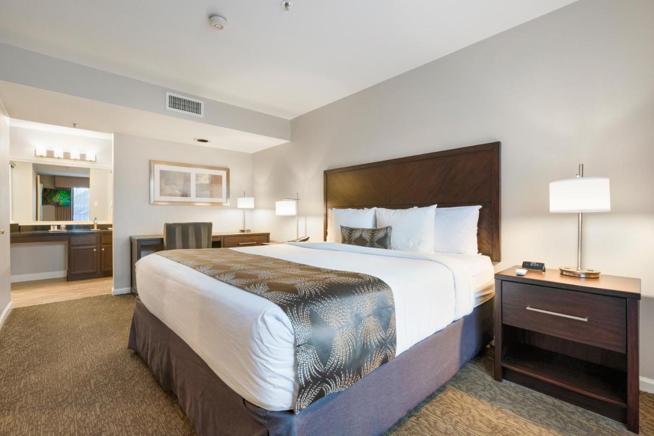 Chase Suites Brea-Fullerton - North Orange County Eksteriør billede