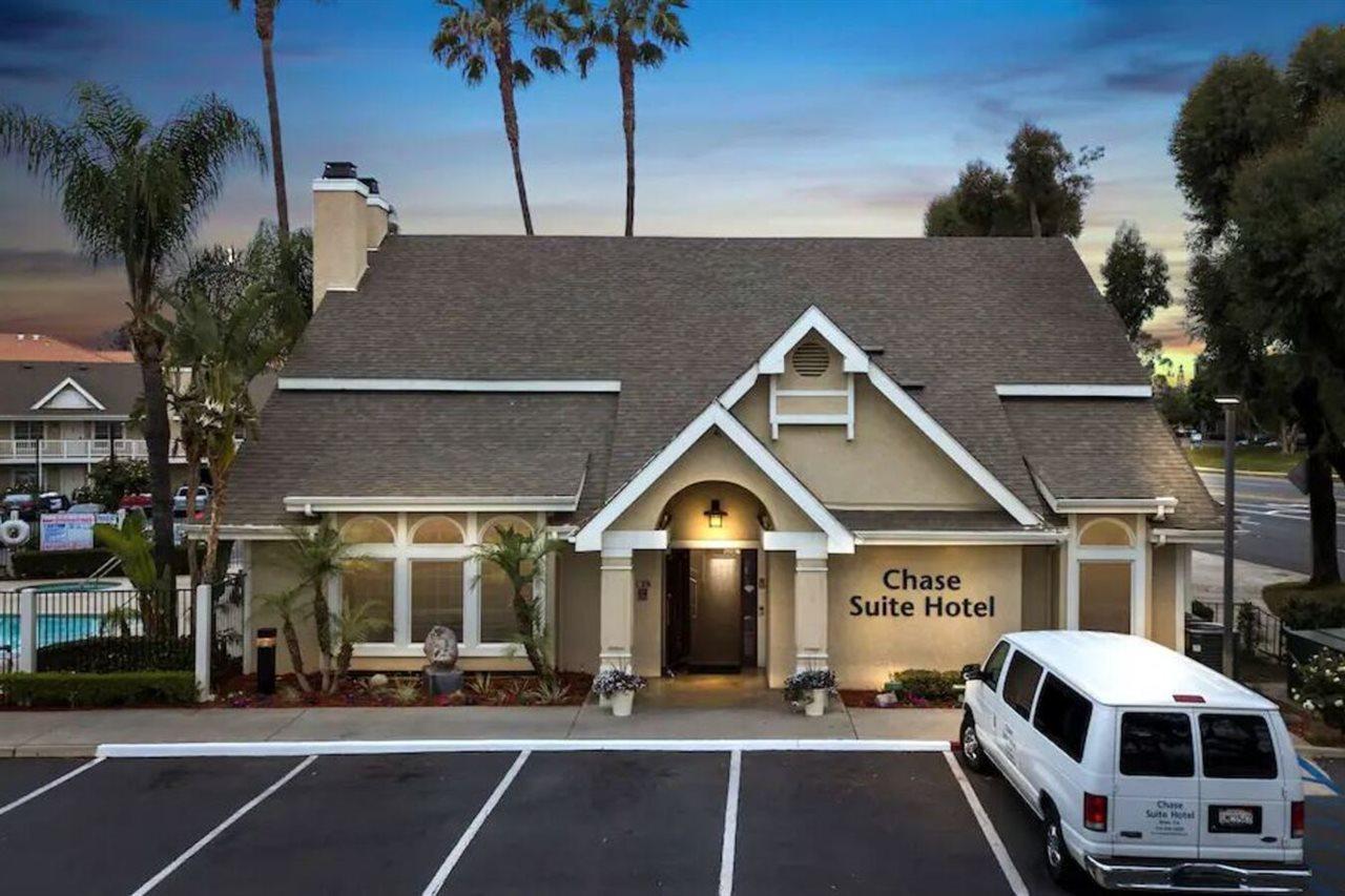 Chase Suites Brea-Fullerton - North Orange County Eksteriør billede