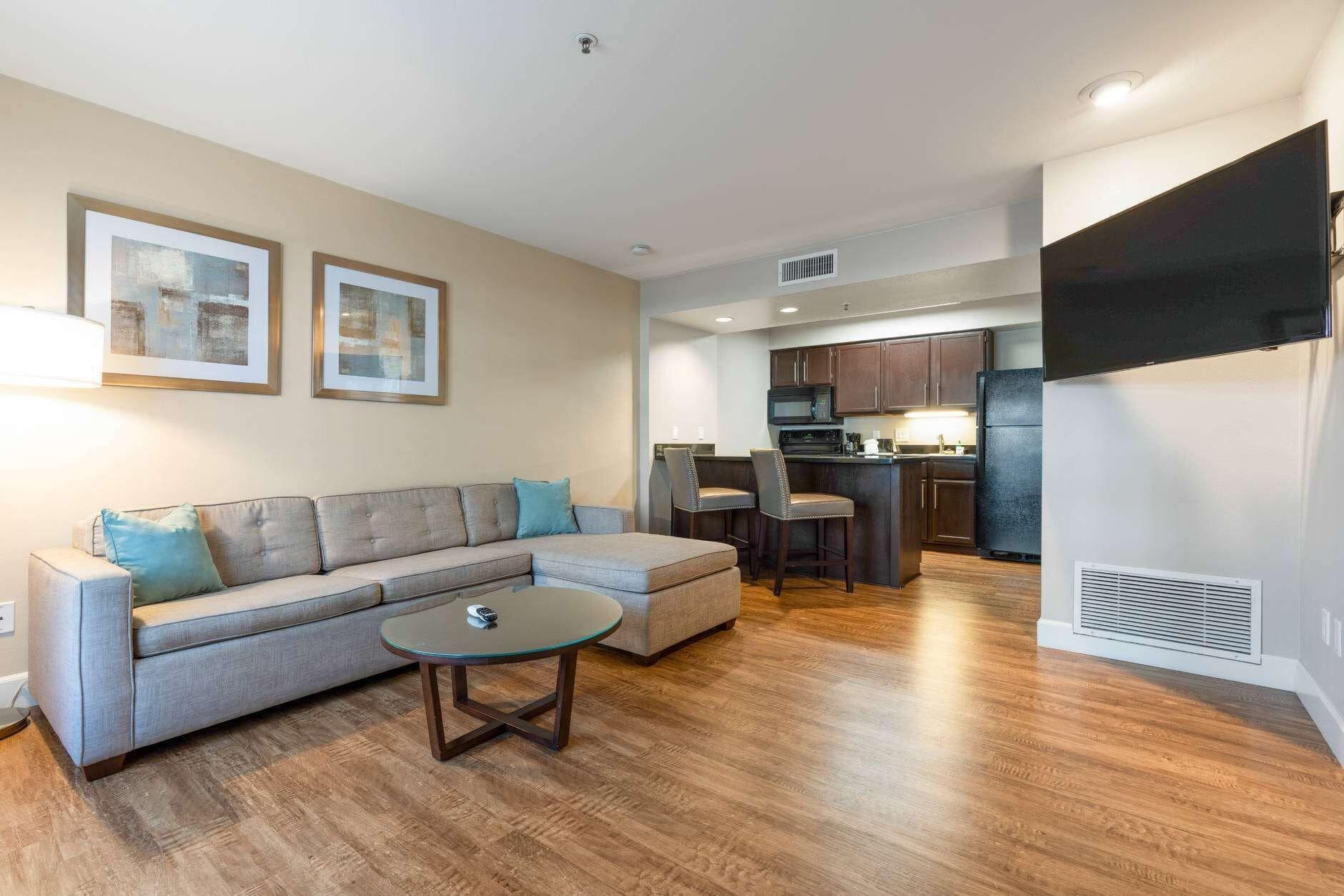 Chase Suites Brea-Fullerton - North Orange County Eksteriør billede