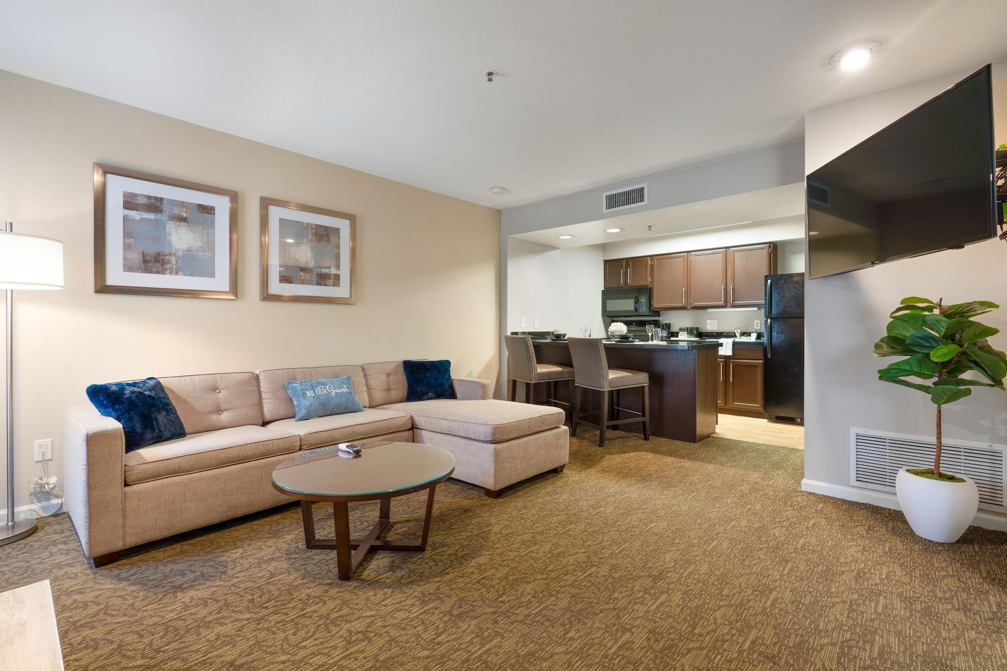 Chase Suites Brea-Fullerton - North Orange County Eksteriør billede