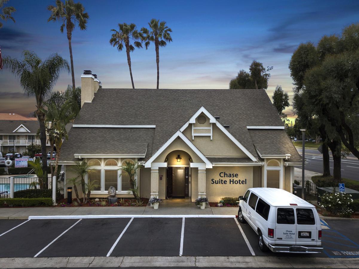 Chase Suites Brea-Fullerton - North Orange County Eksteriør billede